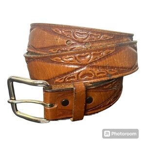 Looper Leather Vintage Tooled Belt, Unisex Men size 38, Women Size L
